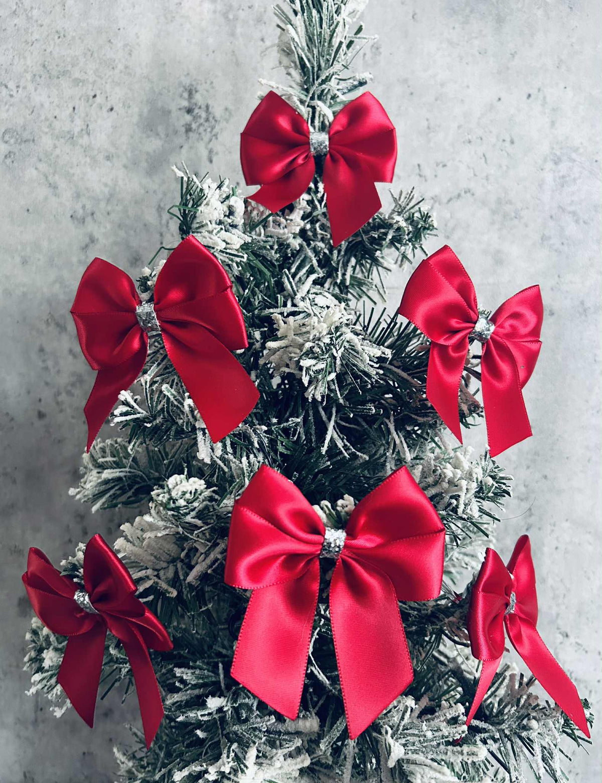 12x Christmas tree bows