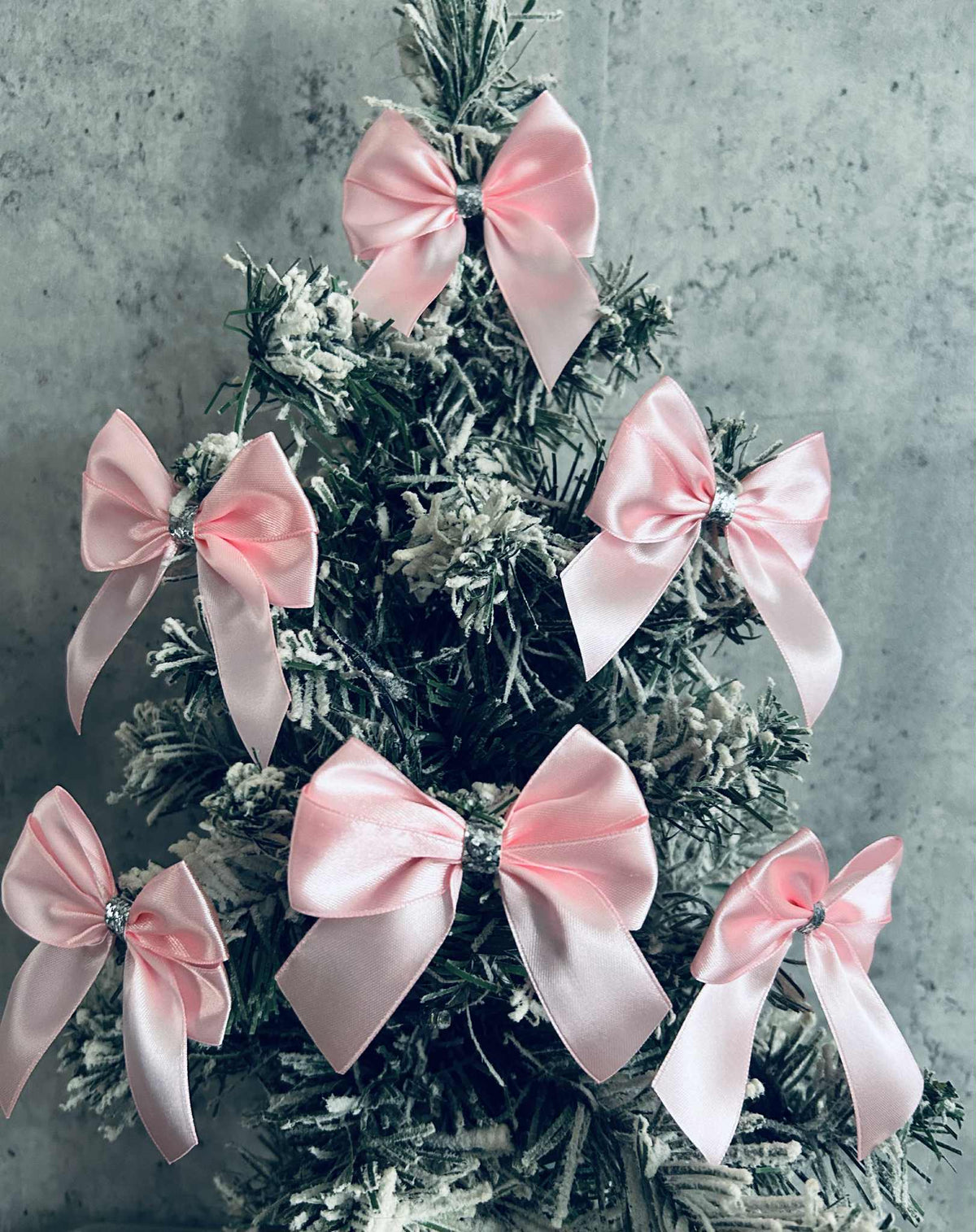 12x Christmas tree bows