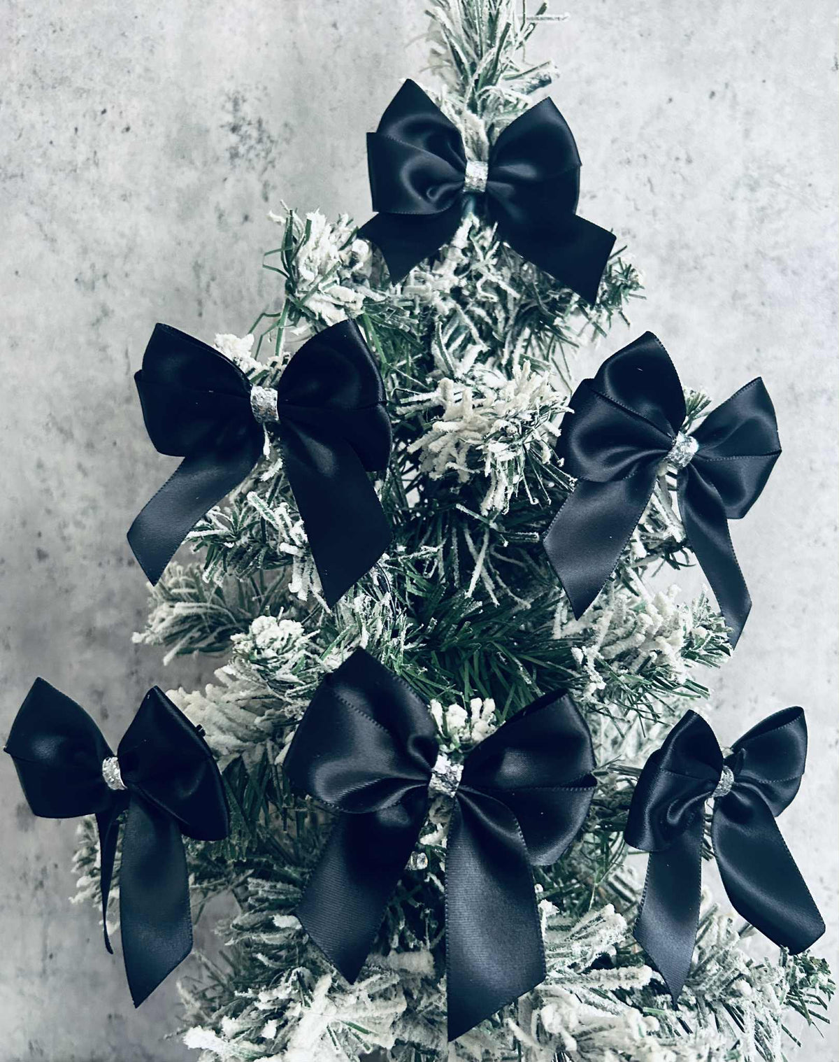 12x Christmas tree bows