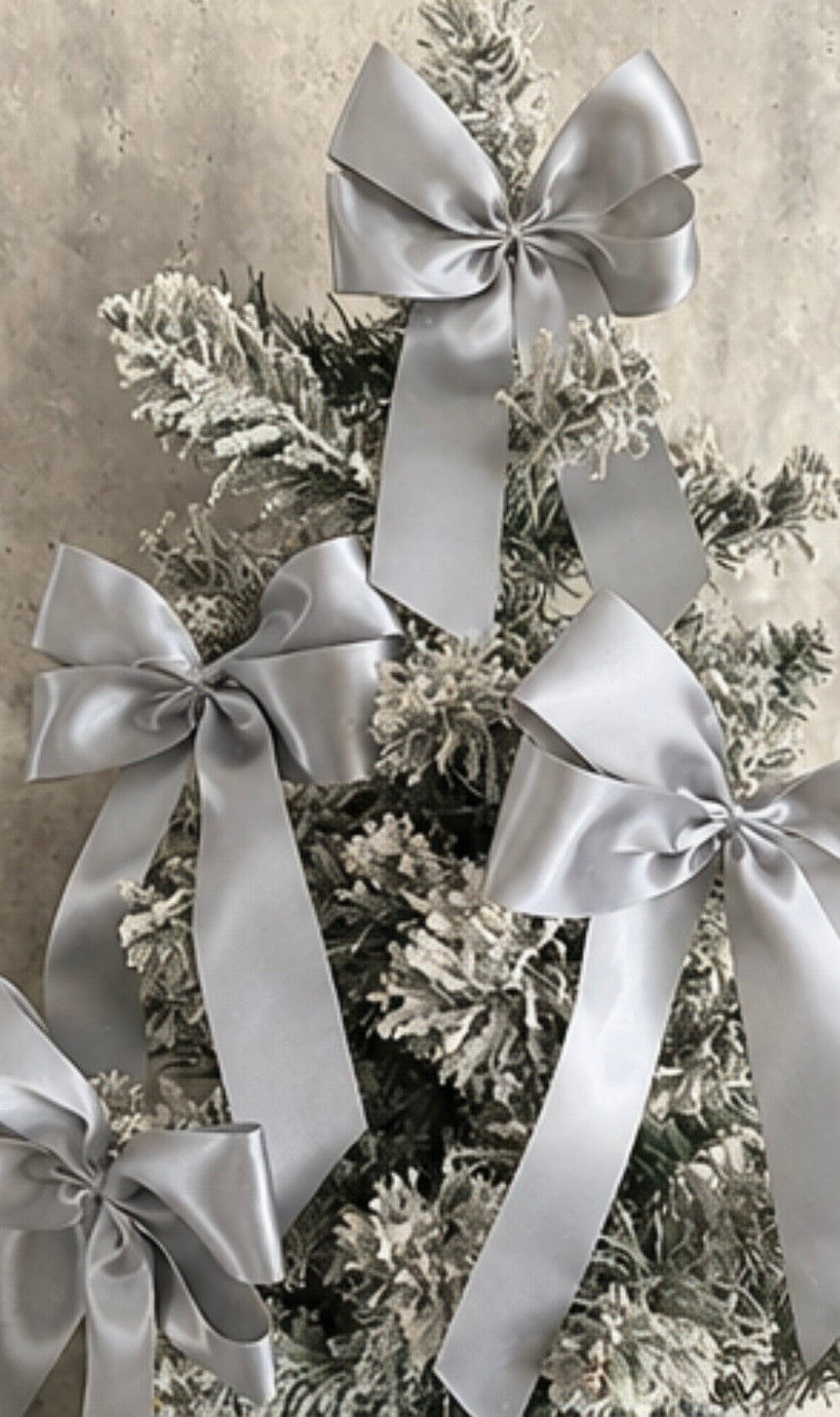 10 large Christmas tree bows