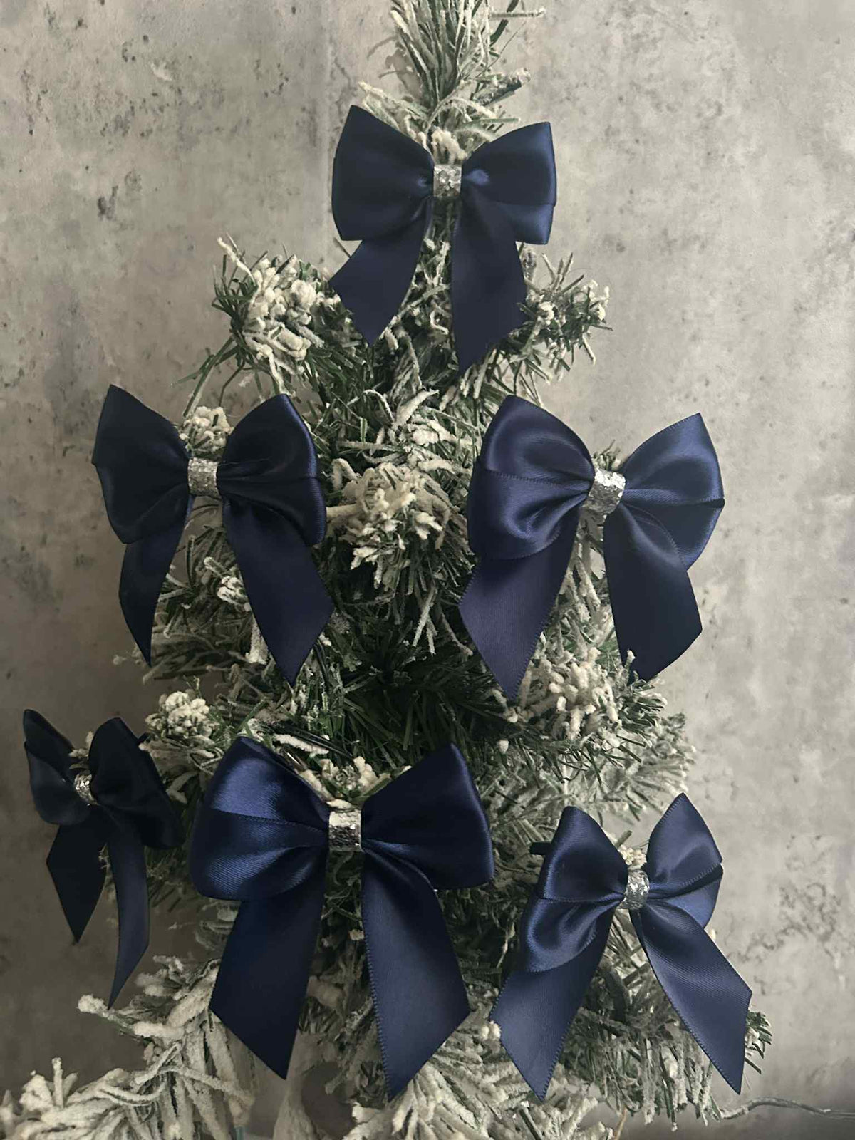 12x Christmas tree bows