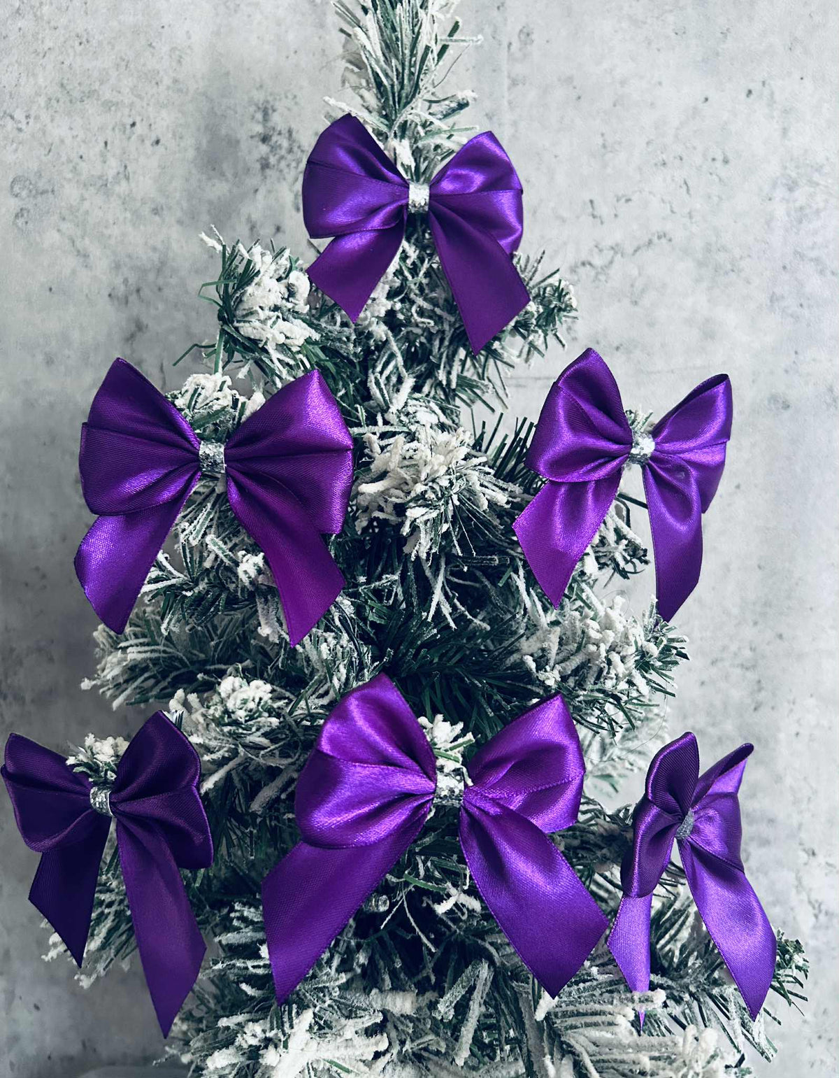 12x Christmas tree bows