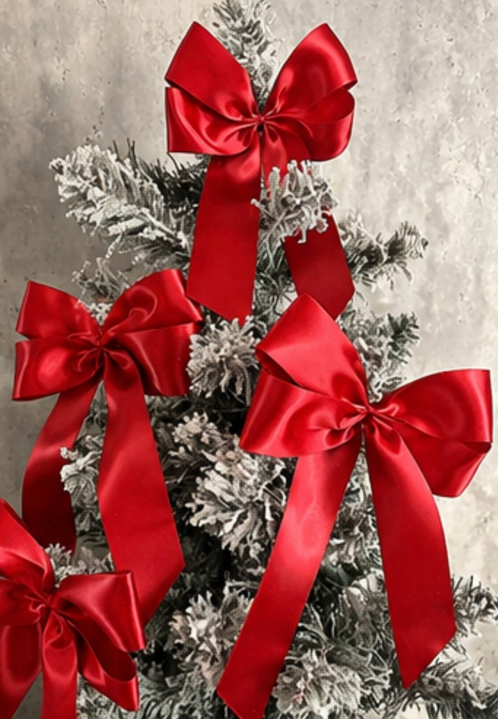 10 large Christmas tree bows