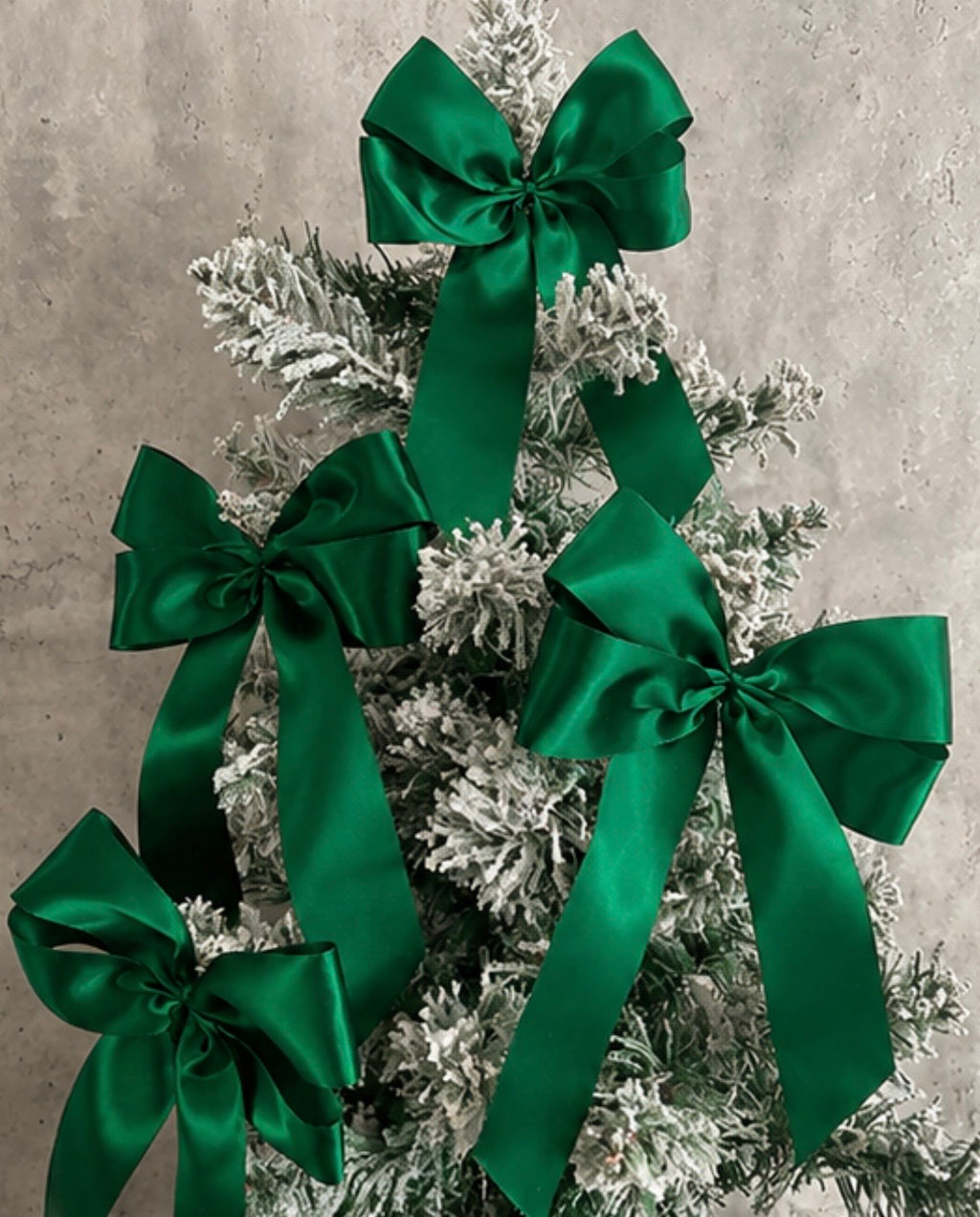10 large Christmas tree bows